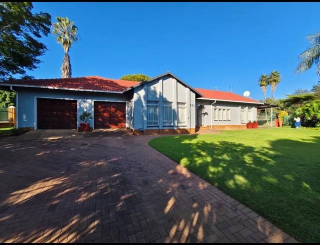 3 BEDROOM HOUSE FOR SALE IN MAGALIESKRUIN